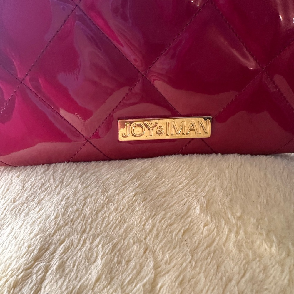 Joy & Iman Glossy Red Quilted wristlet - Picture 8 of 13